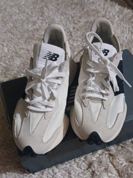 New Balance Shoes - NWOT NEW BALANCE 327